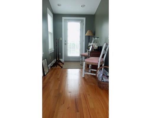 124 Gillette Cir, Springfield, MA 01118 photo 5