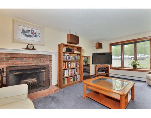 5 Leone Ln, Mendon, MA 01756 photo 2