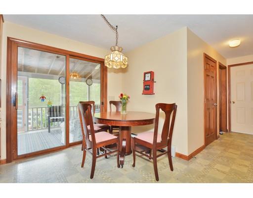 5 Leone Ln, Mendon, MA 01756 photo 4