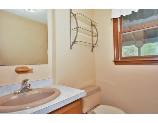 5 Leone Ln, Mendon, MA 01756 photo 10