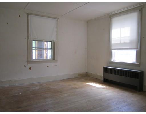 10 Whitins Rd, Sutton, MA 01590 photo 3