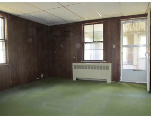 10 Whitins Rd, Sutton, MA 01590 photo 2
