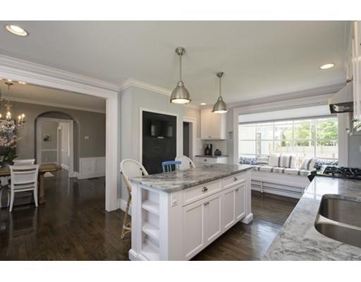 33 Cherry St, Danvers, MA 01923 photo 3