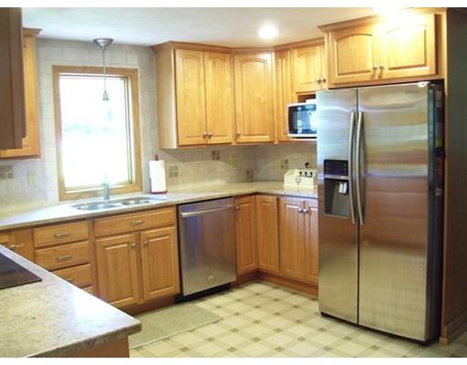 9 Cider Mill Ln, Upton, MA 01568 photo 6