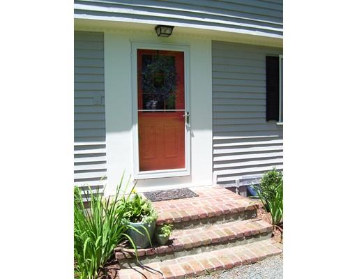 9 Cider Mill Ln, Upton, MA 01568 photo 3