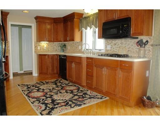 47 Hitching Post Dr, Walpole, MA 02081 photo 3