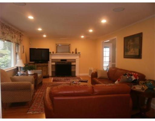 23 Apache Trl, Arlington, MA 02474 photo 5