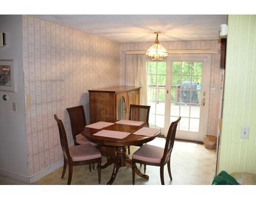 898 Bradley Rd, Springfield, MA 01109 photo 8