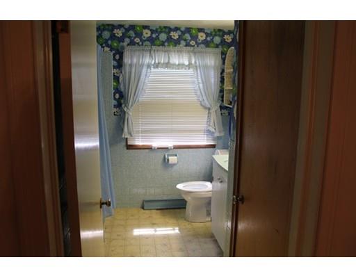898 Bradley Rd, Springfield, MA 01109 photo 11