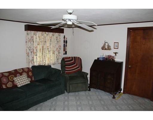 898 Bradley Rd, Springfield, MA 01109 photo 5