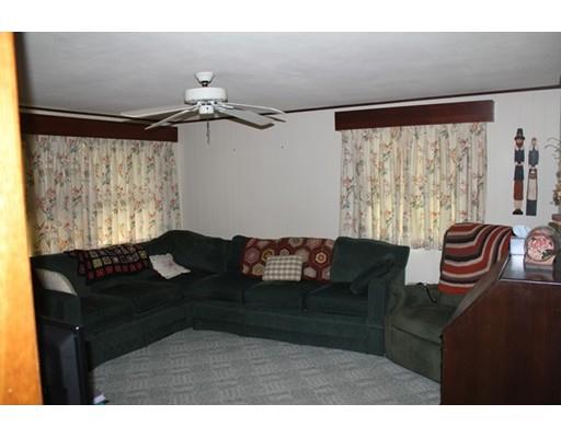898 Bradley Rd, Springfield, MA 01109 photo 4