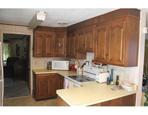 898 Bradley Rd, Springfield, MA 01109 photo 2