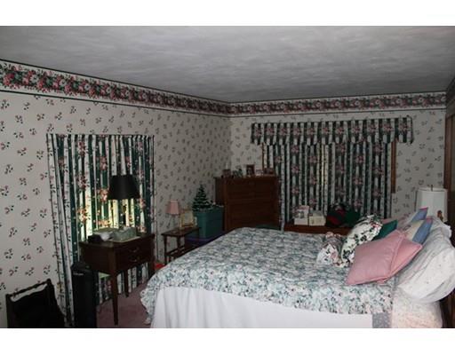898 Bradley Rd, Springfield, MA 01109 photo 7