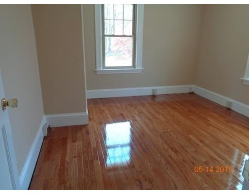 35 Sherbrook Ave, Worcester, MA 01604 photo 5
