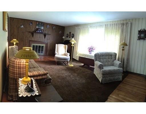 95 Macomber Ave, Springfield, MA 01119 photo 9