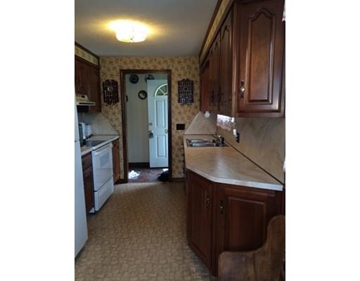 95 Macomber Ave, Springfield, MA 01119 photo 4