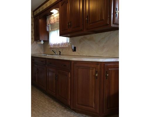 95 Macomber Ave, Springfield, MA 01119 photo 5