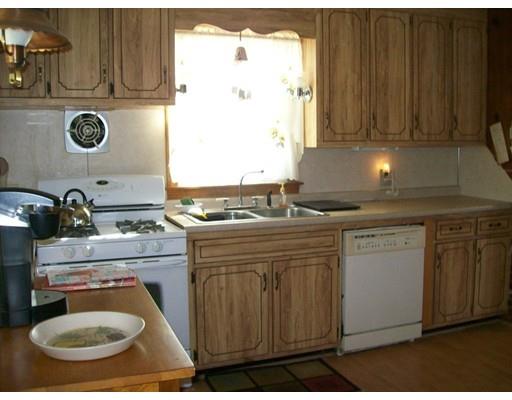 129 Croyden Terrace, Springfield, MA 01104 photo 6