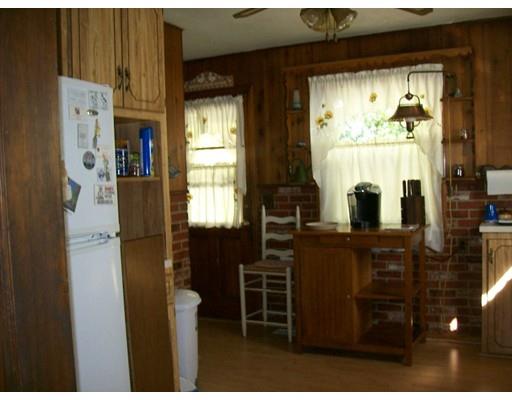 129 Croyden Terrace, Springfield, MA 01104 photo 5