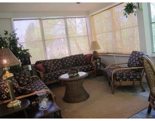 52 Beechmont St, Worcester, MA 01609 photo 9