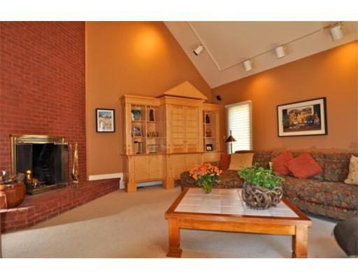 35 Gerald Rd, Marblehead, MA 01945 photo 4