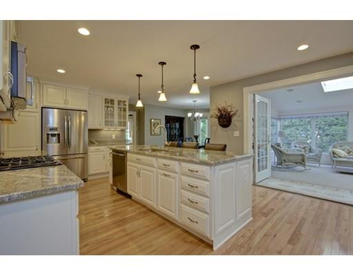 64 Charles St, Reading, MA 01867 photo 9