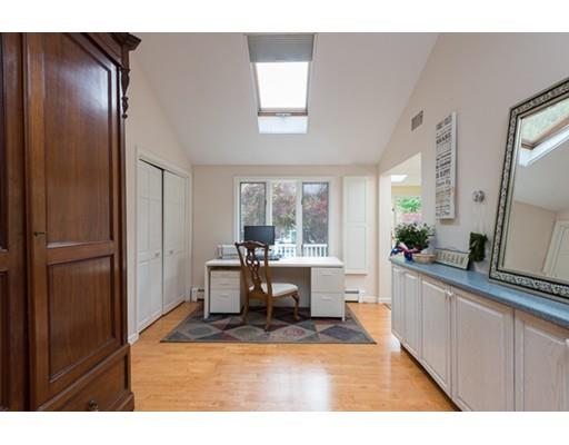 18 Ward St, Hingham, MA 02043 photo 3
