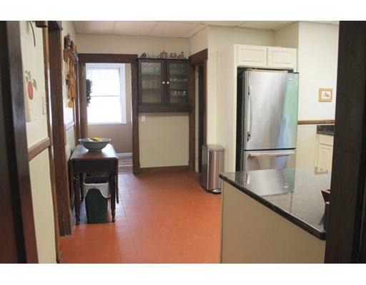 22 Weaver Rd, Springfield, MA 01107 photo 8