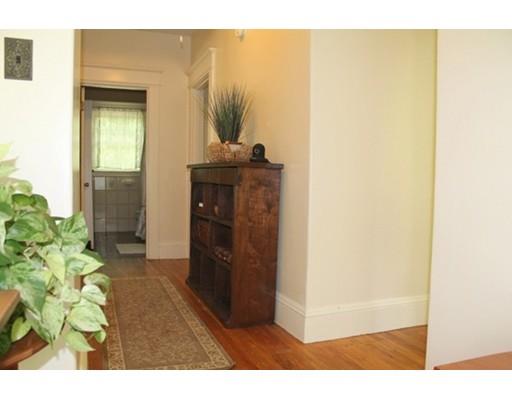 22 Weaver Rd, Springfield, MA 01107 photo 12