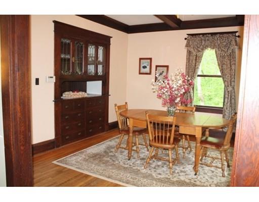 22 Weaver Rd, Springfield, MA 01107 photo 4