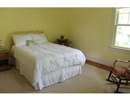 22 Weaver Rd, Springfield, MA 01107 photo 13