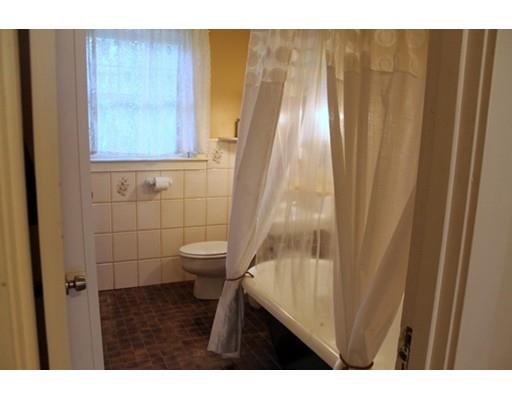 22 Weaver Rd, Springfield, MA 01107 photo 19