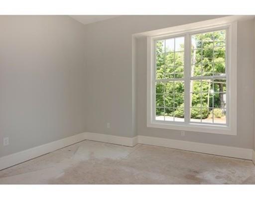 703 Salisbury St, Worcester, MA 01609 photo 13