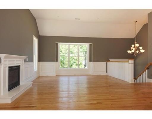 703 Salisbury St, Worcester, MA 01609 photo 2