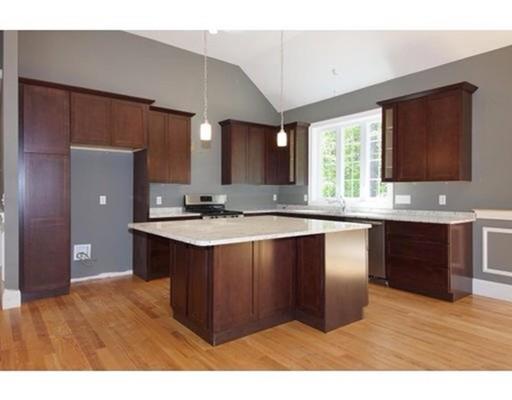 703 Salisbury St, Worcester, MA 01609 photo 3