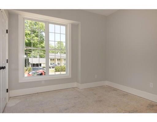 703 Salisbury St, Worcester, MA 01609 photo 14