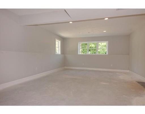 703 Salisbury St, Worcester, MA 01609 photo 17