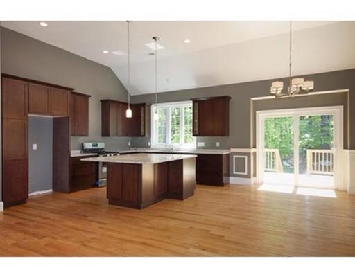 703 Salisbury St, Worcester, MA 01609 photo 4