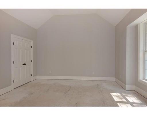 703 Salisbury St, Worcester, MA 01609 photo 10