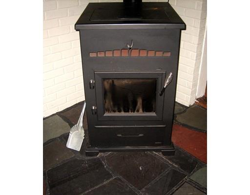 55 Kendall Pond Rd E, Gardner, MA 01440 photo 10