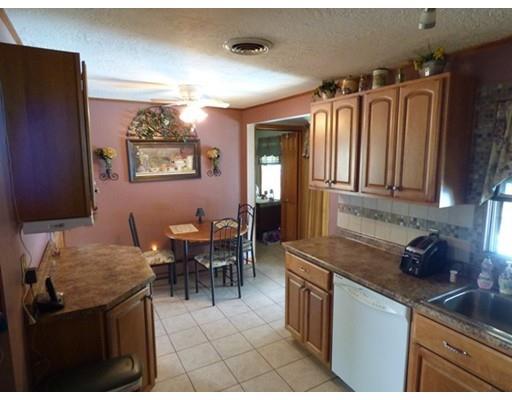33 Tyrone St, Springfield, MA 01104 photo 7