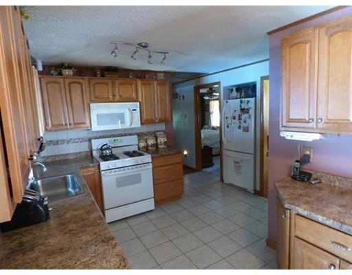 33 Tyrone St, Springfield, MA 01104 photo 6