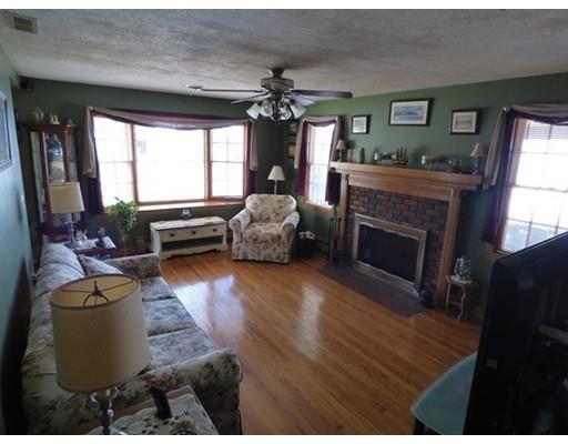 33 Tyrone St, Springfield, MA 01104 photo 8