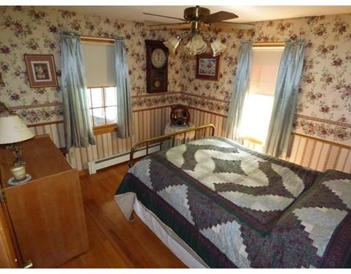 33 Tyrone St, Springfield, MA 01104 photo 13