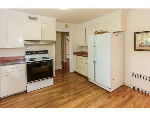 34 Willow Cres, Brookline, MA 02445 photo 13