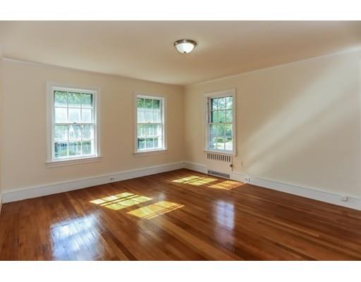 34 Willow Cres, Brookline, MA 02445 photo 20