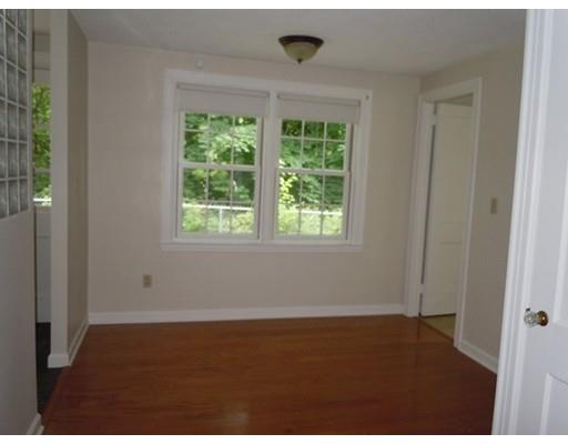 103 Atwater Rd, Springfield, MA 01107 photo 6