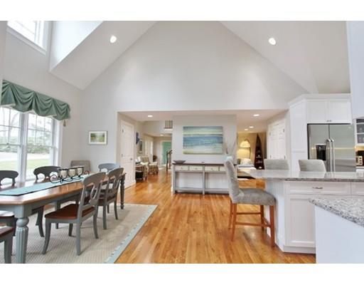 25 Hull Ln, Cotuit, MA 02635 photo 4