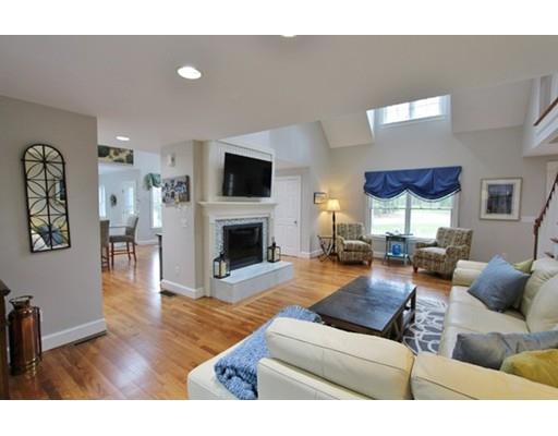 25 Hull Ln, Cotuit, MA 02635 photo 2