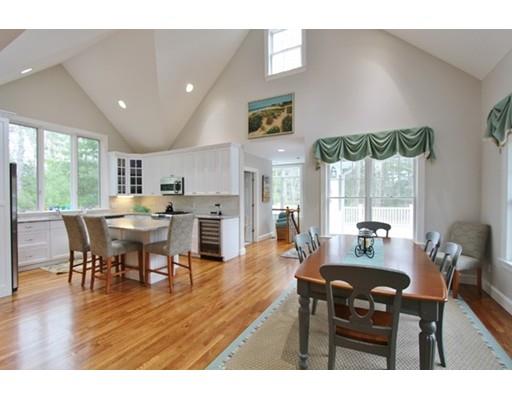 25 Hull Ln, Cotuit, MA 02635 photo 1
